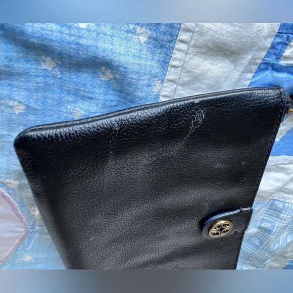 Fossil Black Womens Leather Wristlet with Gold Accent Wedding Guest Clutch Bag - Picture 4 of 12